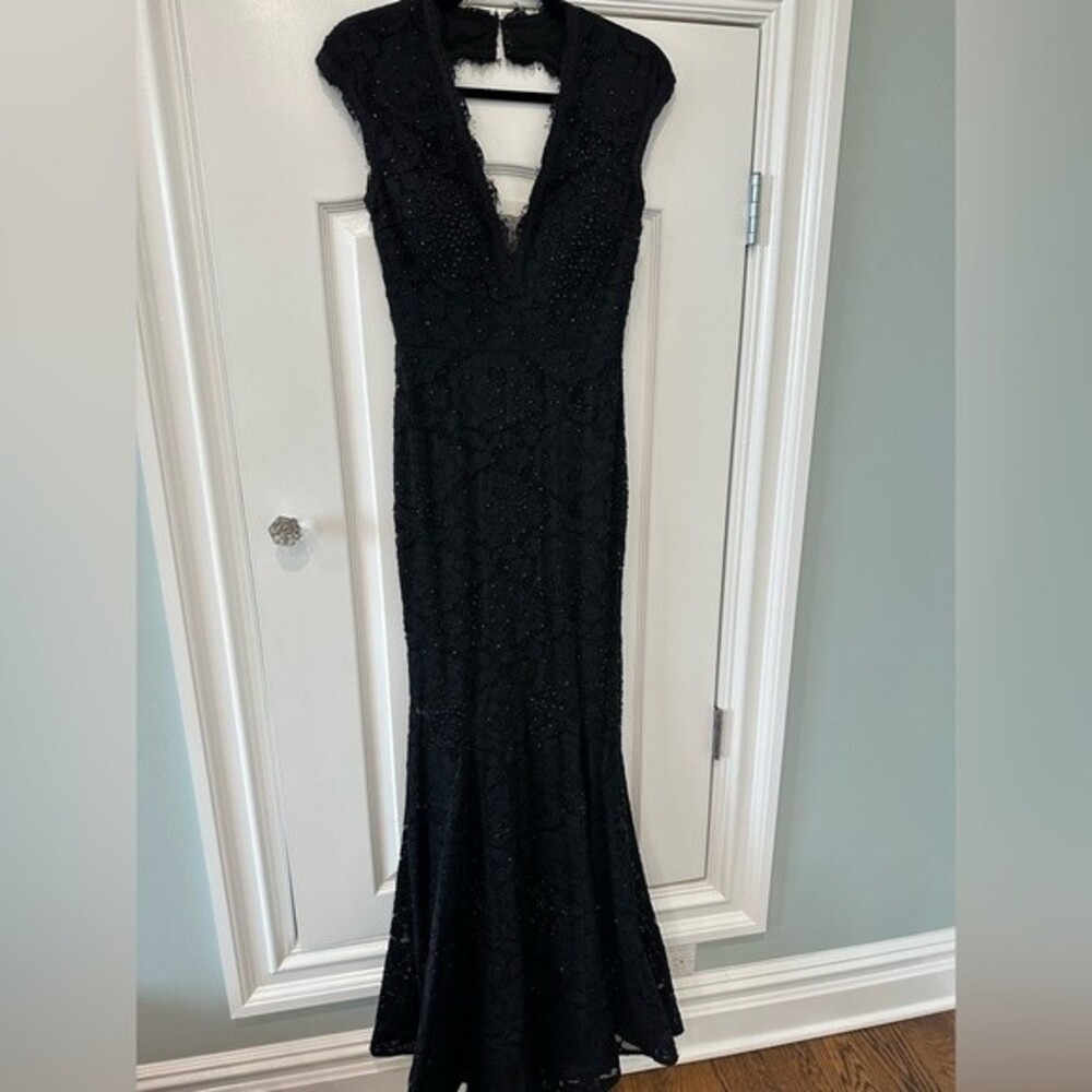 Avery G Open Back Lace Night Gown In Black Size 4 - Picture 3 of 6